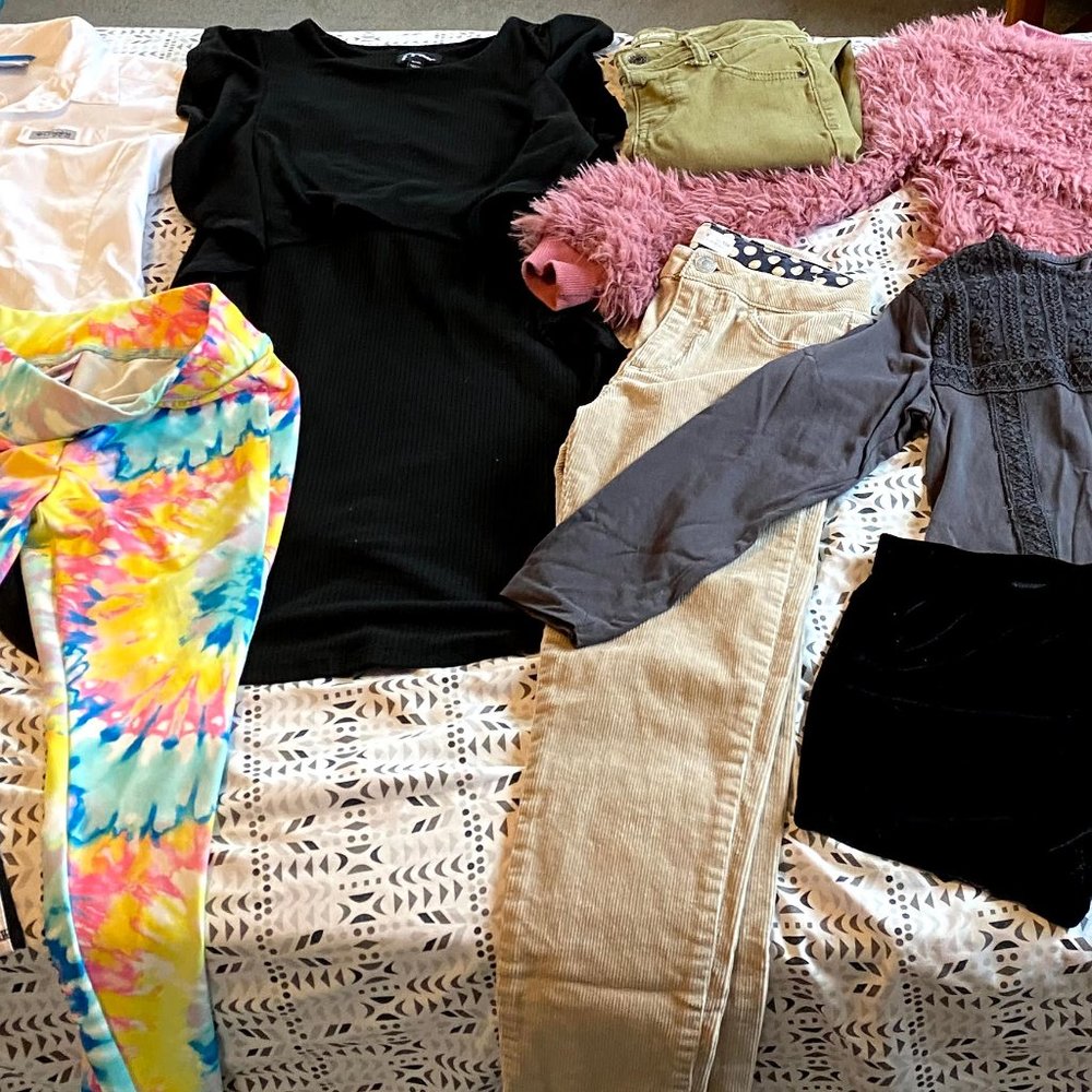 Bundle of girls size S/M (7-9) clothing